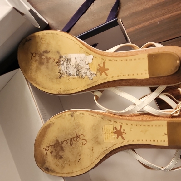 White sandals - Picture 4 of 8